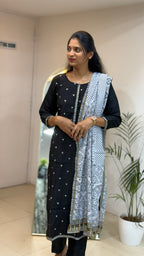 Black And White Salwar Set - 2974