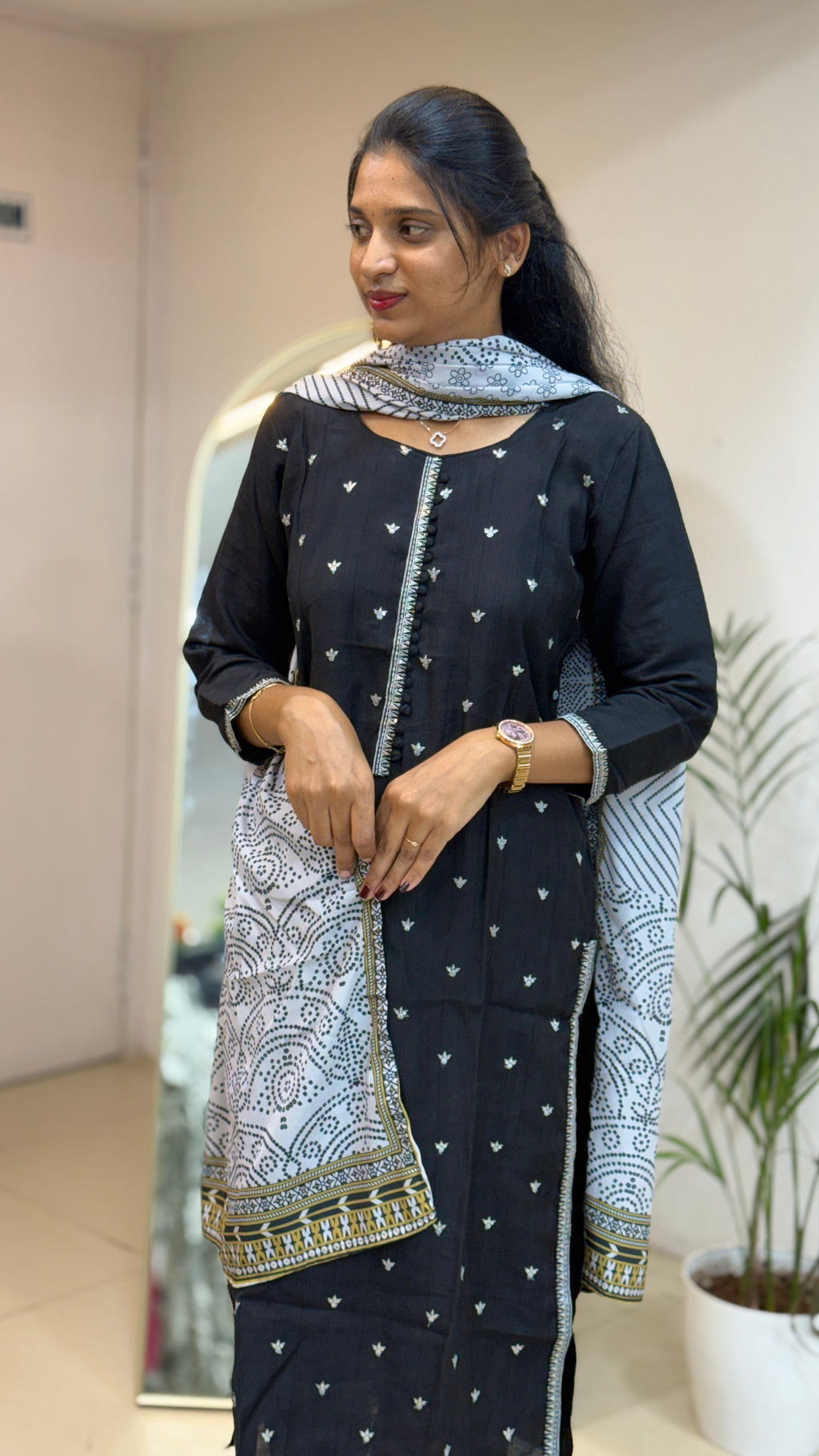 Black And White Salwar Set - 2974