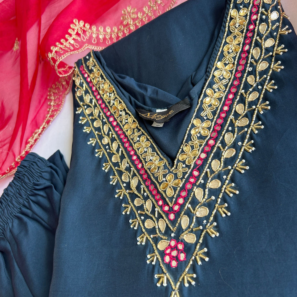 Navy Blue Kurti With Bright Red Organza Dupatta